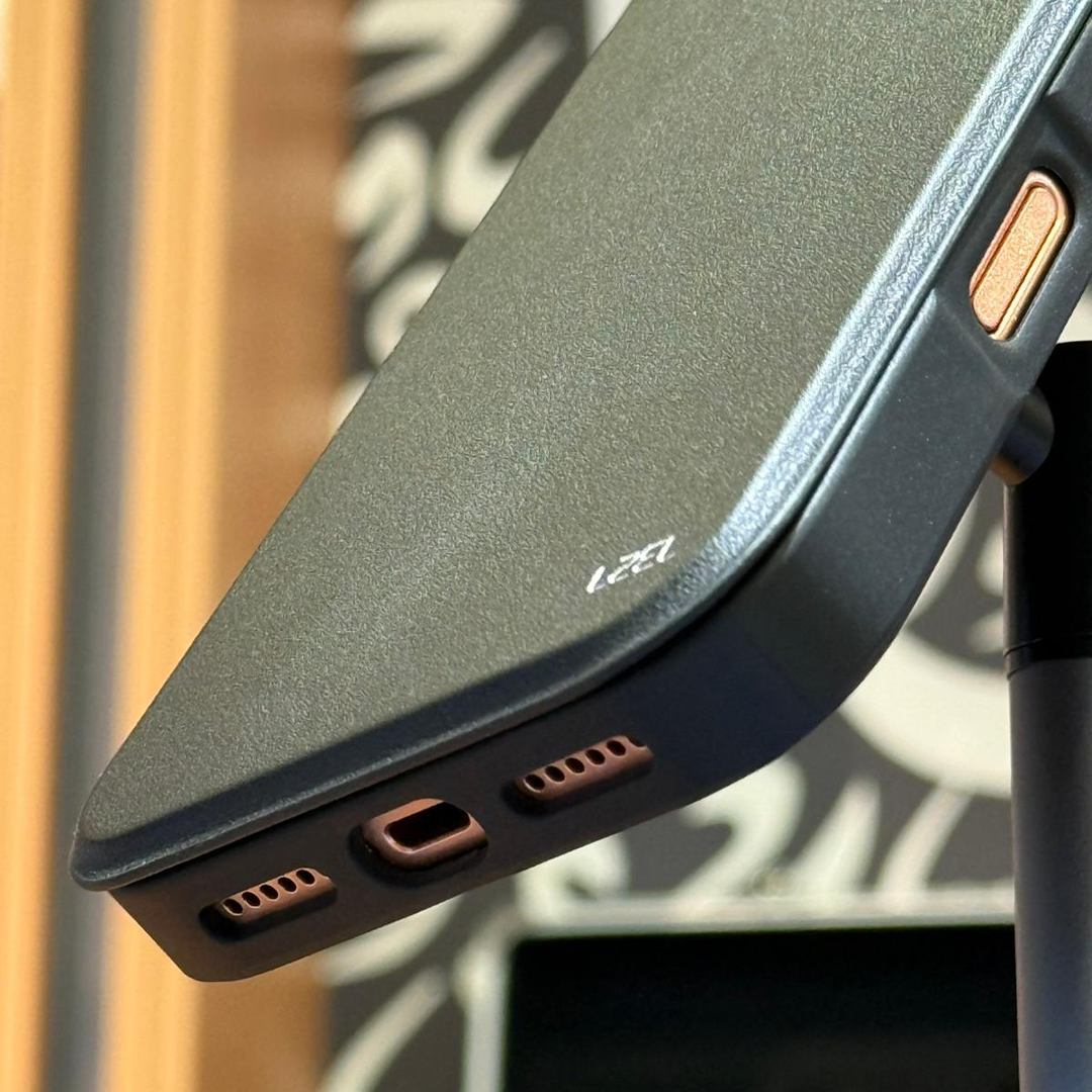 LZEL MagFlip Wallet Case for iPhone 17 Pro Max - Black