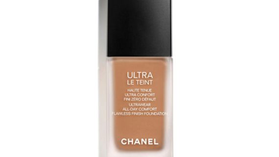 Chanel ULTRA LE TEINT FLUIDE Ultrawear - All-Day Comfort - Flawless Finish Foundation - BR132 - 30 ml