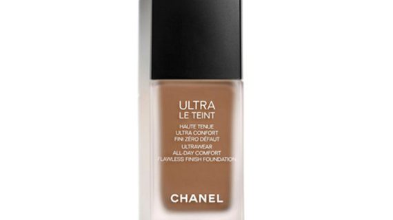 Chanel ULTRA LE TEINT FLUIDE Ultrawear - All-Day Comfort - Flawless Finish Foundation - BR152 - 30 ml