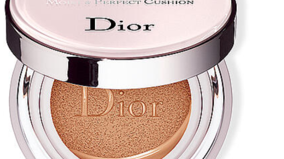 Dior Capture Dreamskin Moist and Perfect Cushion SPF 50 PA+++