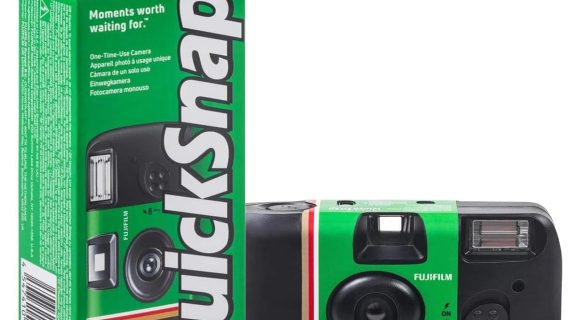 Fujifilm QuickSnap Flash 400 One-Time-Use Camera - 27 Exposures